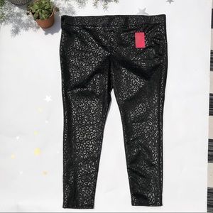 Pure Energy black animal print leggings size 22/24